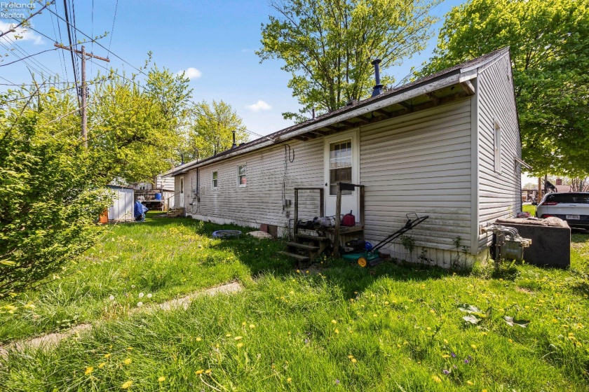 815 Edison Lane, Port Clinton, 43452, ,Multiple Units,For Sale,Edison,20261432