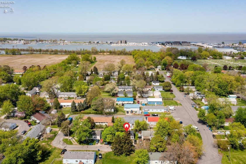 815 Edison Lane, Port Clinton, 43452, ,Multiple Units,For Sale,Edison,20261432