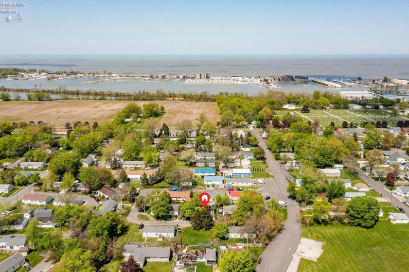 815 Edison Lane, Port Clinton, 43452, ,Multiple Units,For Sale,Edison,20261432