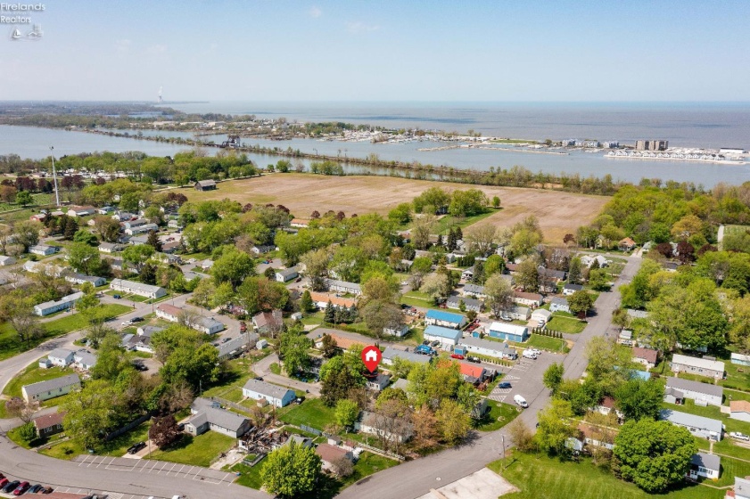 815 Edison Lane, Port Clinton, 43452, ,Multiple Units,For Sale,Edison,20261432