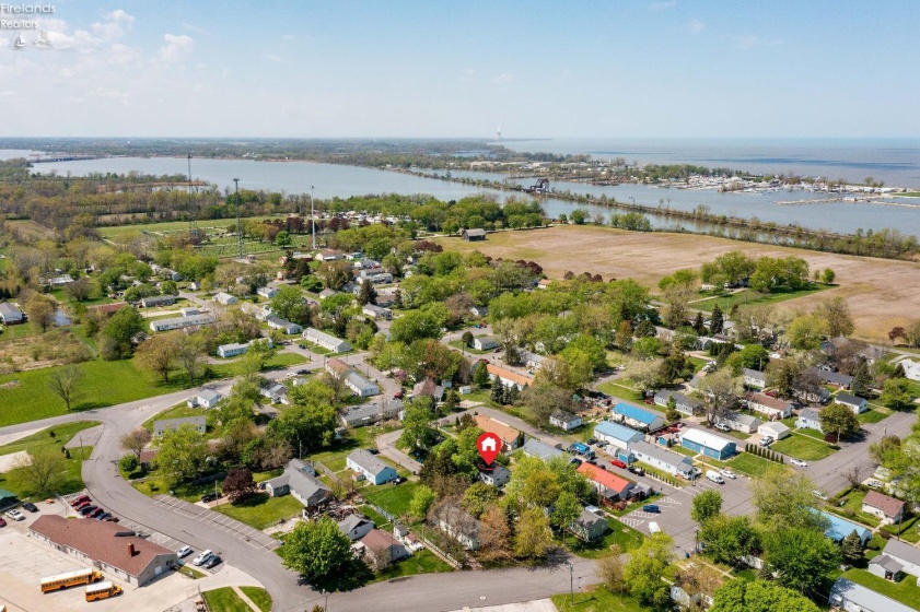 815 Edison Lane, Port Clinton, 43452, ,Multiple Units,For Sale,Edison,20261432