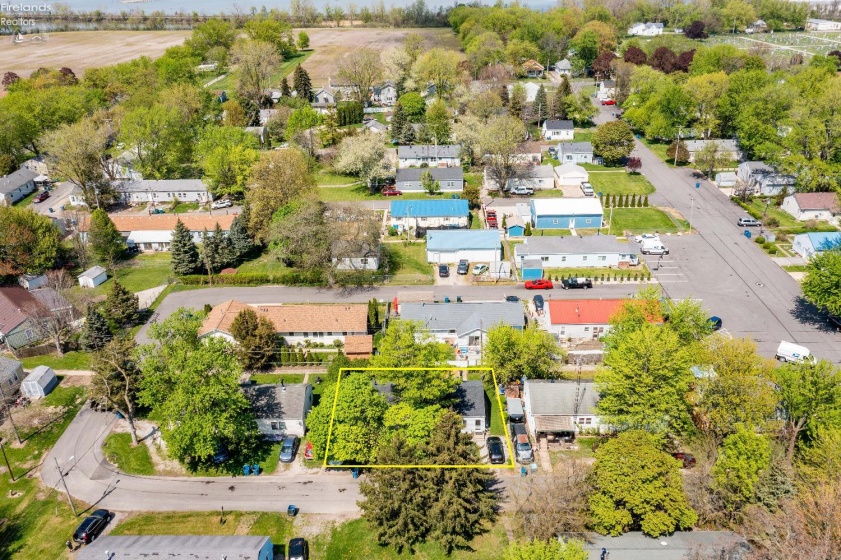 815 Edison Lane, Port Clinton, 43452, ,Multiple Units,For Sale,Edison,20261432