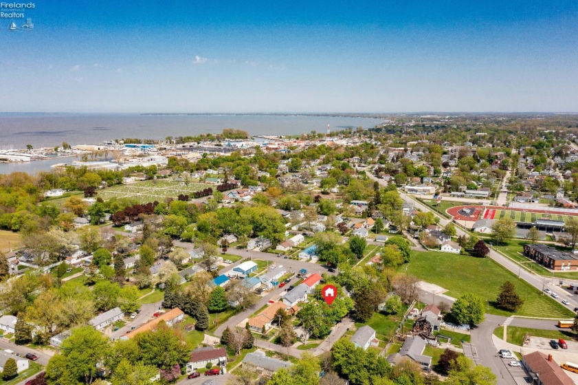 815 Edison Lane, Port Clinton, 43452, ,Multiple Units,For Sale,Edison,20261432