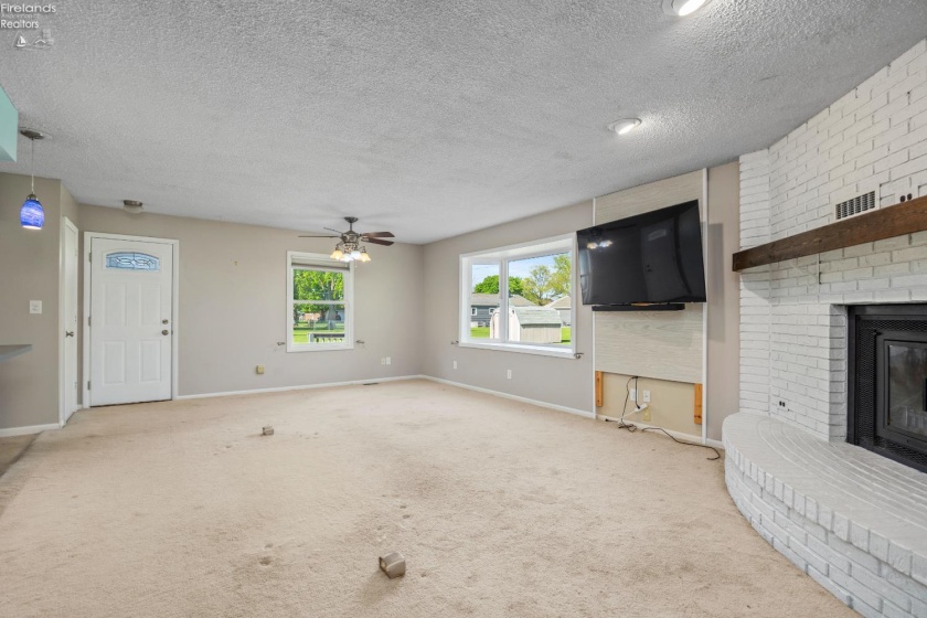 919 Fulton Street, Port Clinton, 43452, 3 Bedrooms Bedrooms, ,2 BathroomsBathrooms,Residential,For Sale,Fulton,20261421