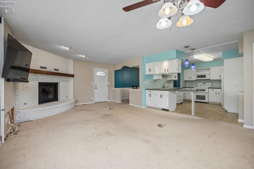 919 Fulton Street, Port Clinton, 43452, 3 Bedrooms Bedrooms, ,2 BathroomsBathrooms,Residential,For Sale,Fulton,20261421