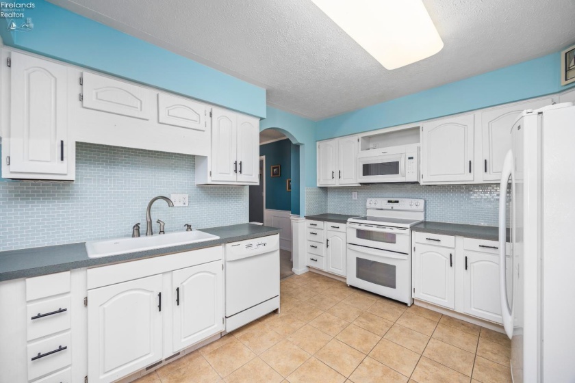 919 Fulton Street, Port Clinton, 43452, 3 Bedrooms Bedrooms, ,2 BathroomsBathrooms,Residential,For Sale,Fulton,20261421