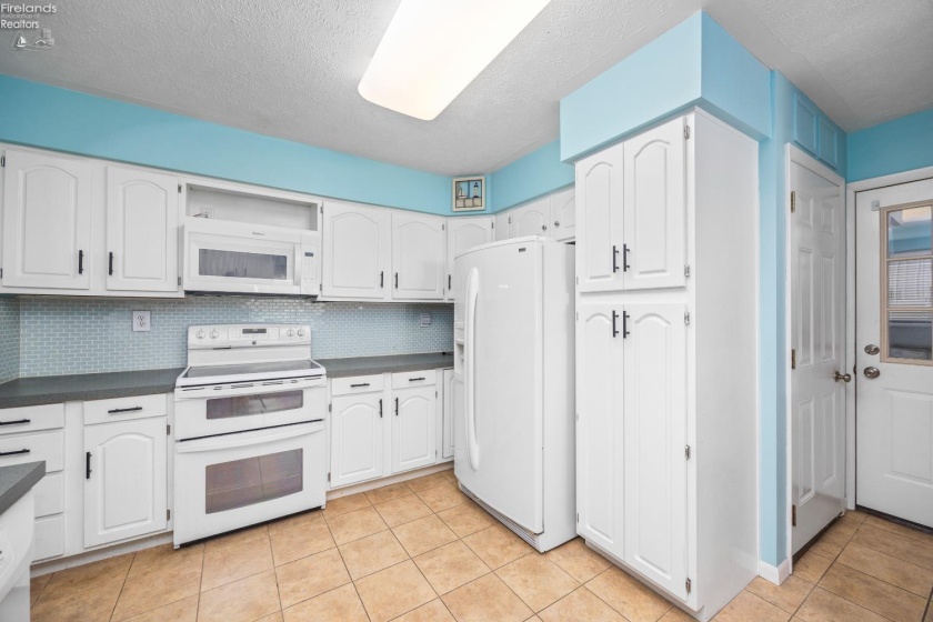 919 Fulton Street, Port Clinton, 43452, 3 Bedrooms Bedrooms, ,2 BathroomsBathrooms,Residential,For Sale,Fulton,20261421