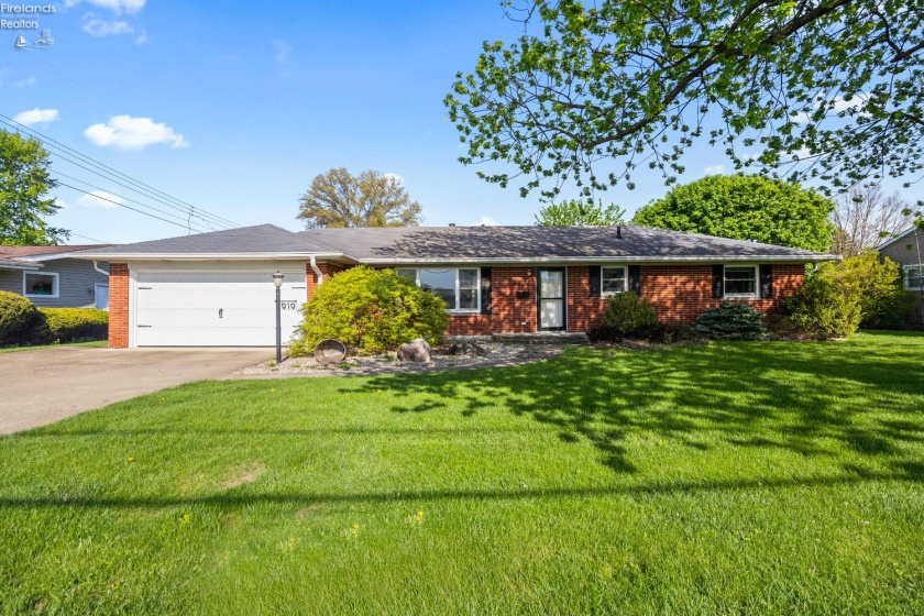 919 Fulton Street, Port Clinton, 43452, 3 Bedrooms Bedrooms, ,2 BathroomsBathrooms,Residential,For Sale,Fulton,20261421