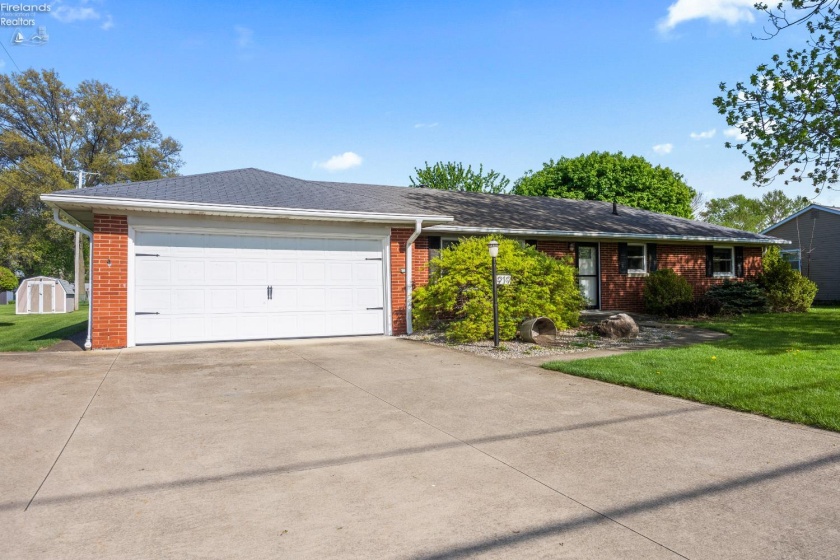 919 Fulton Street, Port Clinton, 43452, 3 Bedrooms Bedrooms, ,2 BathroomsBathrooms,Residential,For Sale,Fulton,20261421