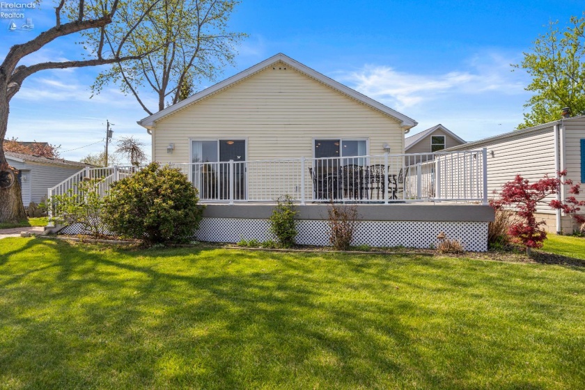 1561 Starboard Avenue, Port Clinton, 43452, 3 Bedrooms Bedrooms, ,2 BathroomsBathrooms,Residential,For Sale,Starboard,20261417