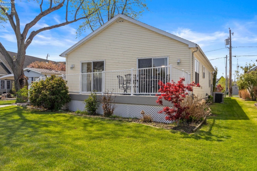 1561 Starboard Avenue, Port Clinton, 43452, 3 Bedrooms Bedrooms, ,2 BathroomsBathrooms,Residential,For Sale,Starboard,20261417