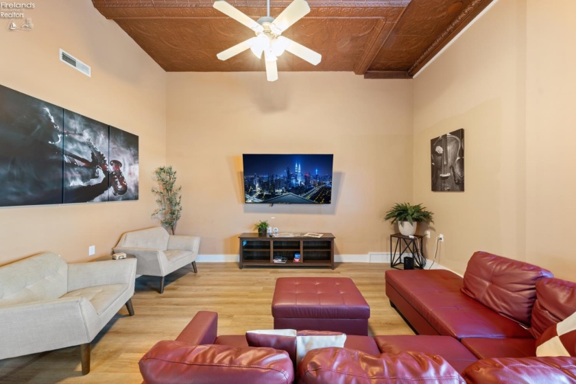 934 Washington Street, Sandusky, 44870, 3 Bedrooms Bedrooms, ,2 BathroomsBathrooms,Residential,For Sale,Washington,20261454