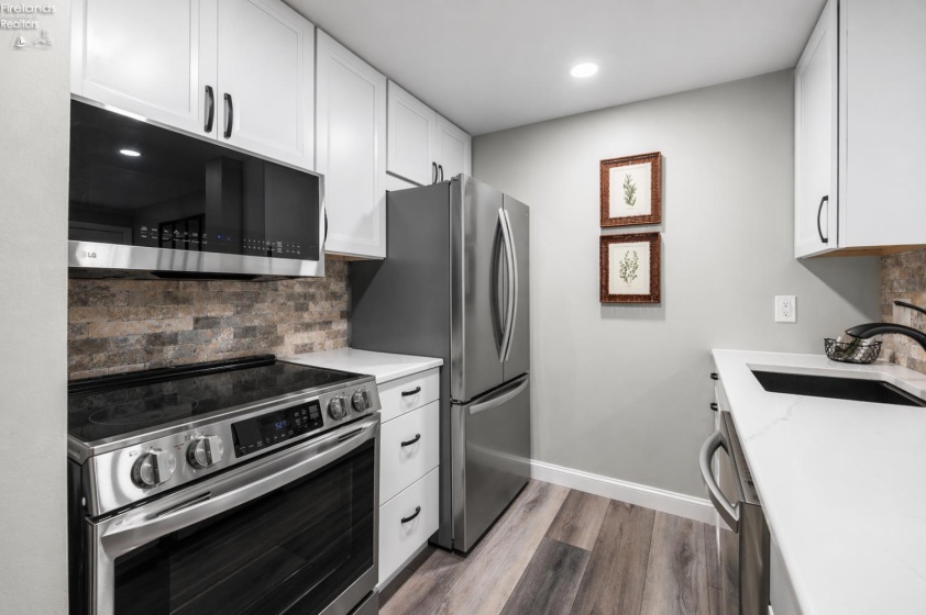 104 Clinton Reef Drive, Port Clinton, 43452, 2 Bedrooms Bedrooms, ,1 BathroomBathrooms,Residential,For Sale,Clinton Reef,20261353