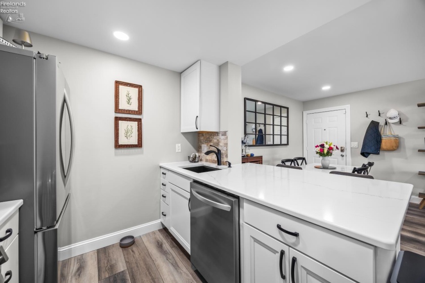 104 Clinton Reef Drive, Port Clinton, 43452, 2 Bedrooms Bedrooms, ,1 BathroomBathrooms,Residential,For Sale,Clinton Reef,20261353