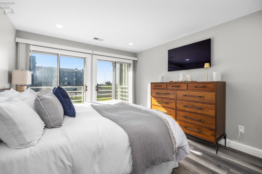 104 Clinton Reef Drive, Port Clinton, 43452, 2 Bedrooms Bedrooms, ,1 BathroomBathrooms,Residential,For Sale,Clinton Reef,20261353