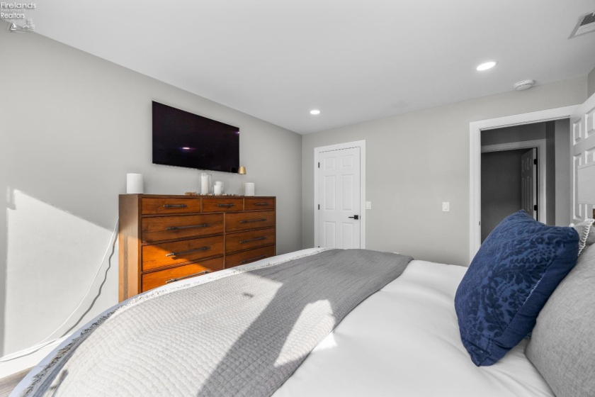 104 Clinton Reef Drive, Port Clinton, 43452, 2 Bedrooms Bedrooms, ,1 BathroomBathrooms,Residential,For Sale,Clinton Reef,20261353