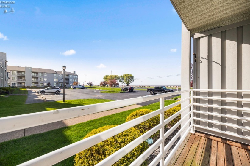 104 Clinton Reef Drive, Port Clinton, 43452, 2 Bedrooms Bedrooms, ,1 BathroomBathrooms,Residential,For Sale,Clinton Reef,20261353