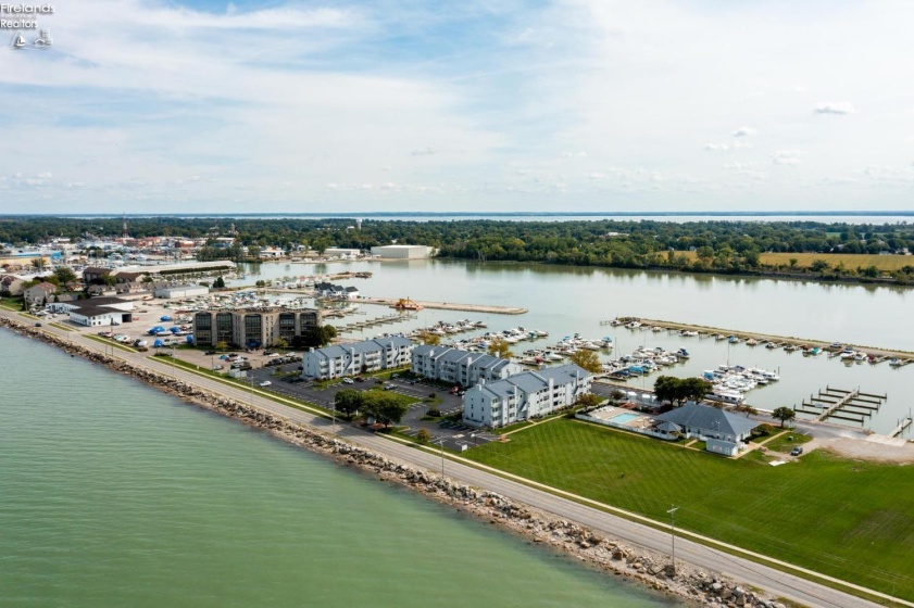 104 Clinton Reef Drive, Port Clinton, 43452, 2 Bedrooms Bedrooms, ,1 BathroomBathrooms,Residential,For Sale,Clinton Reef,20261353