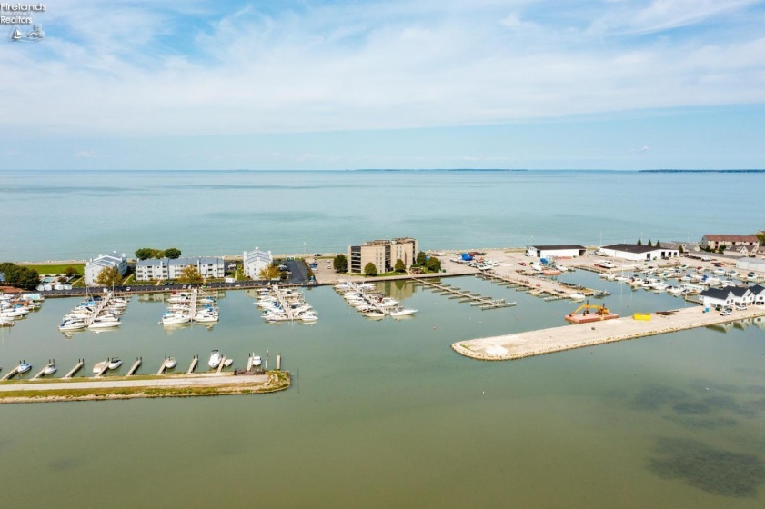 104 Clinton Reef Drive, Port Clinton, 43452, 2 Bedrooms Bedrooms, ,1 BathroomBathrooms,Residential,For Sale,Clinton Reef,20261353