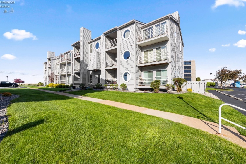 104 Clinton Reef Drive, Port Clinton, 43452, 2 Bedrooms Bedrooms, ,1 BathroomBathrooms,Residential,For Sale,Clinton Reef,20261353