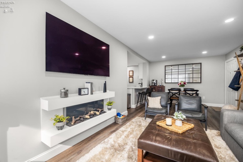 104 Clinton Reef Drive, Port Clinton, 43452, 2 Bedrooms Bedrooms, ,1 BathroomBathrooms,Residential,For Sale,Clinton Reef,20261353