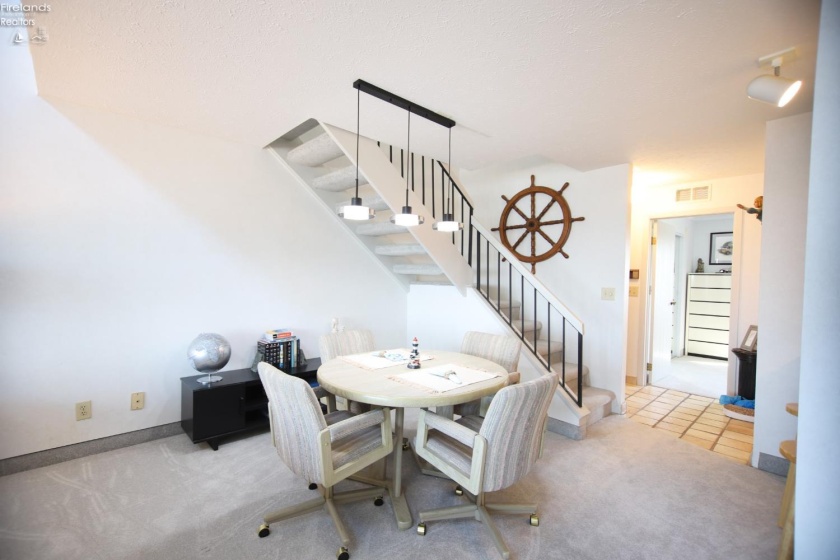 503 Lakeshore Drive, Port Clinton, 43452, 2 Bedrooms Bedrooms, ,2 BathroomsBathrooms,Residential,For Sale,Lakeshore,20254184