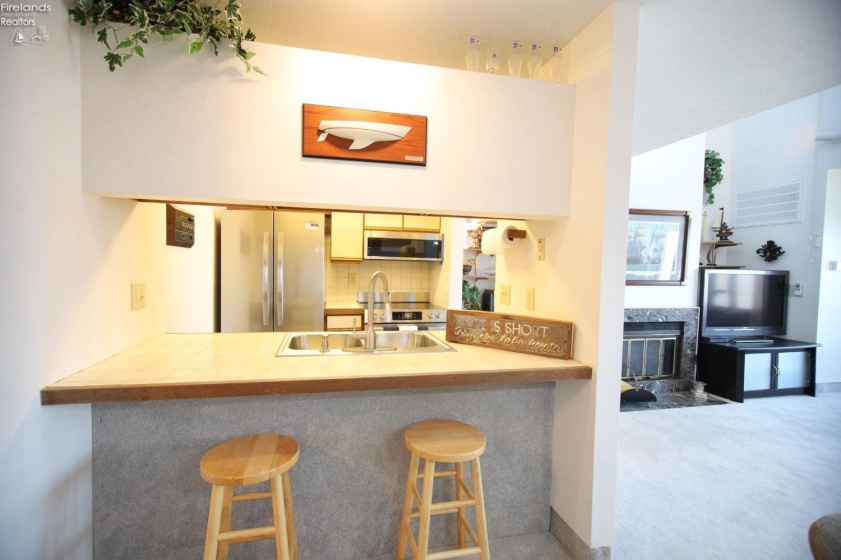 503 Lakeshore Drive, Port Clinton, 43452, 2 Bedrooms Bedrooms, ,2 BathroomsBathrooms,Residential,For Sale,Lakeshore,20254184