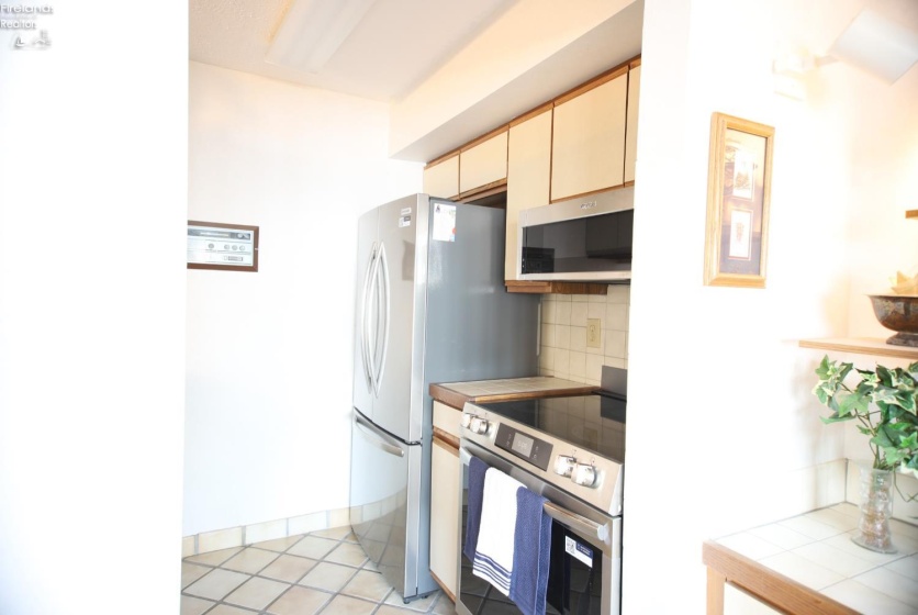 503 Lakeshore Drive, Port Clinton, 43452, 2 Bedrooms Bedrooms, ,2 BathroomsBathrooms,Residential,For Sale,Lakeshore,20254184