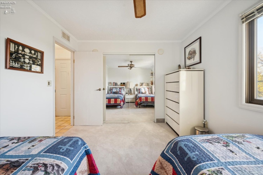 503 Lakeshore Drive, Port Clinton, 43452, 2 Bedrooms Bedrooms, ,2 BathroomsBathrooms,Residential,For Sale,Lakeshore,20254184