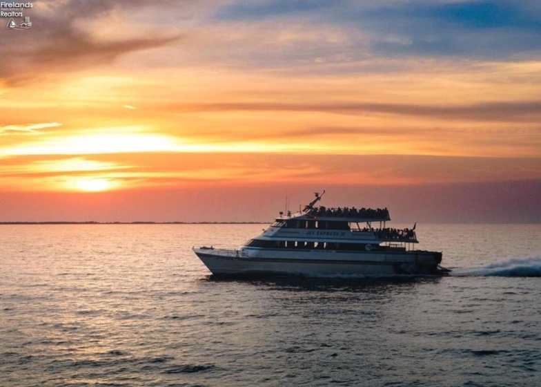 503 Lakeshore Drive, Port Clinton, 43452, 2 Bedrooms Bedrooms, ,2 BathroomsBathrooms,Residential,For Sale,Lakeshore,20254184