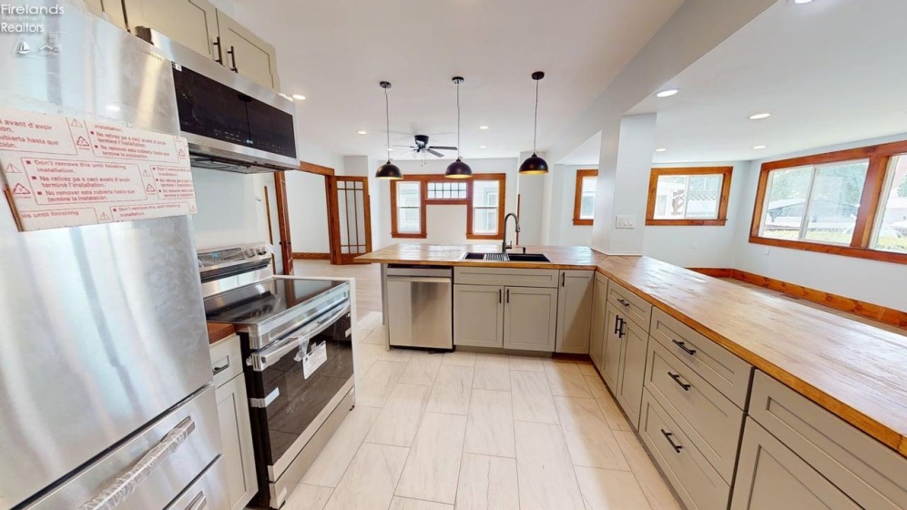 1021 Sandusky Street, Bucyrus, 44820, 4 Bedrooms Bedrooms, ,3 BathroomsBathrooms,Residential,For Sale,Sandusky,20261461