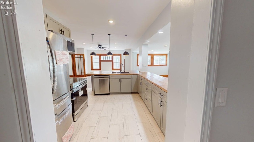 1021 Sandusky Street, Bucyrus, 44820, 4 Bedrooms Bedrooms, ,3 BathroomsBathrooms,Residential,For Sale,Sandusky,20261461