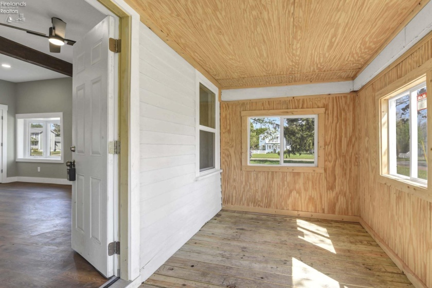 506 Washington Street, Port Clinton, 43452, 2 Bedrooms Bedrooms, ,1 BathroomBathrooms,Residential,For Sale,Washington,20261400