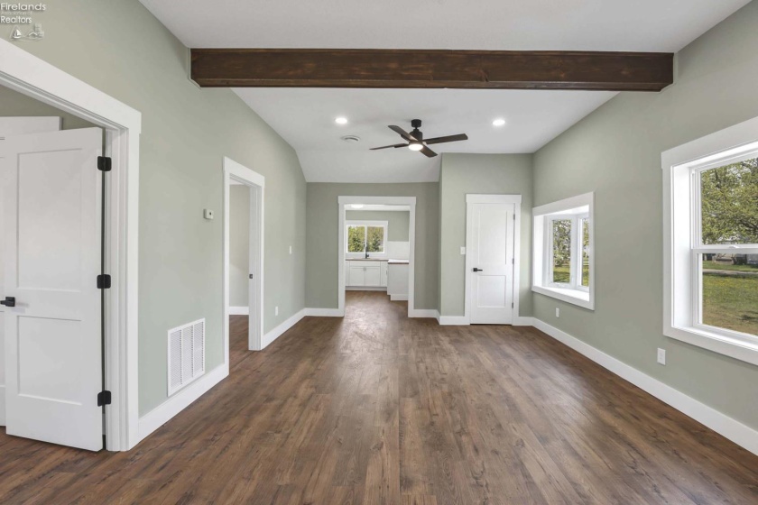 506 Washington Street, Port Clinton, 43452, 2 Bedrooms Bedrooms, ,1 BathroomBathrooms,Residential,For Sale,Washington,20261400