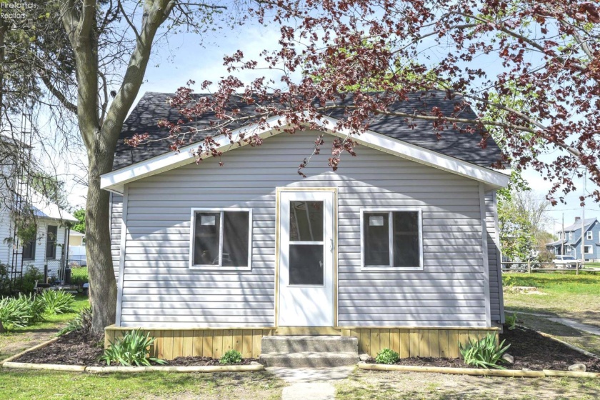 506 Washington Street, Port Clinton, 43452, 2 Bedrooms Bedrooms, ,1 BathroomBathrooms,Residential,For Sale,Washington,20261400