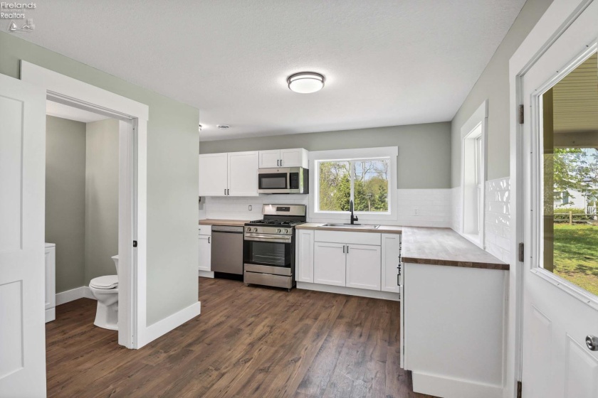 506 Washington Street, Port Clinton, 43452, 2 Bedrooms Bedrooms, ,1 BathroomBathrooms,Residential,For Sale,Washington,20261400