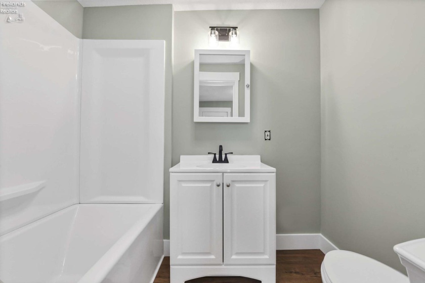 506 Washington Street, Port Clinton, 43452, 2 Bedrooms Bedrooms, ,1 BathroomBathrooms,Residential,For Sale,Washington,20261400