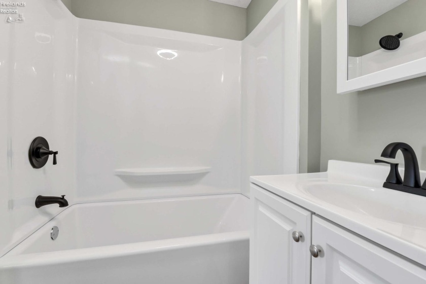 506 Washington Street, Port Clinton, 43452, 2 Bedrooms Bedrooms, ,1 BathroomBathrooms,Residential,For Sale,Washington,20261400