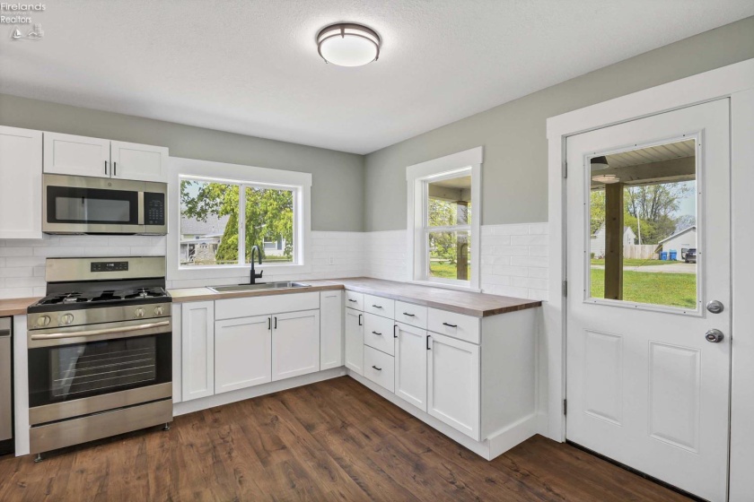 506 Washington Street, Port Clinton, 43452, 2 Bedrooms Bedrooms, ,1 BathroomBathrooms,Residential,For Sale,Washington,20261400