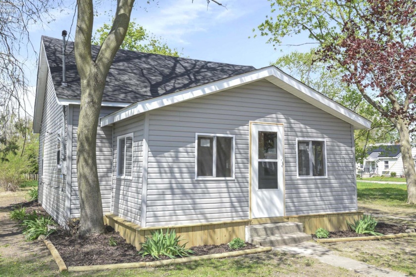 506 Washington Street, Port Clinton, 43452, 2 Bedrooms Bedrooms, ,1 BathroomBathrooms,Residential,For Sale,Washington,20261400