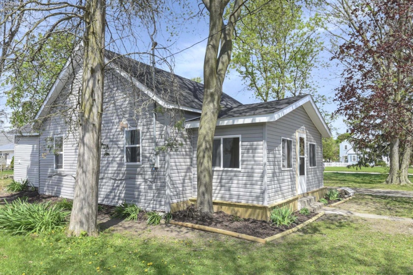 506 Washington Street, Port Clinton, 43452, 2 Bedrooms Bedrooms, ,1 BathroomBathrooms,Residential,For Sale,Washington,20261400