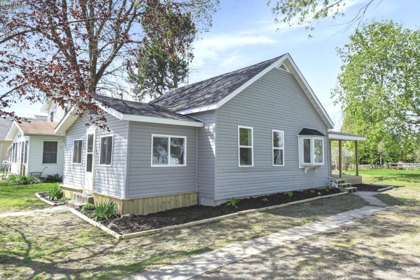 506 Washington Street, Port Clinton, 43452, 2 Bedrooms Bedrooms, ,1 BathroomBathrooms,Residential,For Sale,Washington,20261400