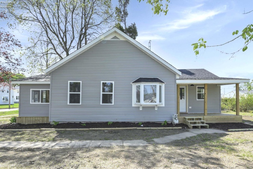 506 Washington Street, Port Clinton, 43452, 2 Bedrooms Bedrooms, ,1 BathroomBathrooms,Residential,For Sale,Washington,20261400