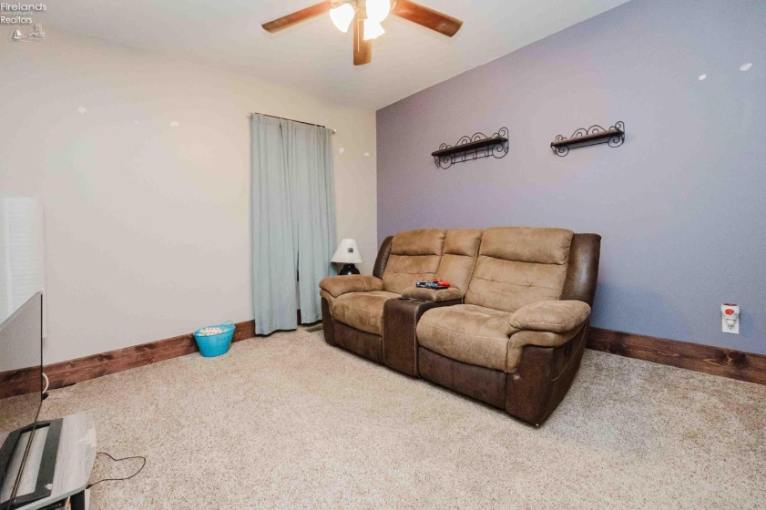 136 Lincoln Street, Lindsey, 43442, 4 Bedrooms Bedrooms, ,2 BathroomsBathrooms,Residential,For Sale,Lincoln,20261469