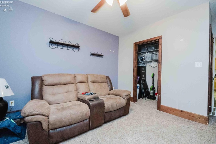 136 Lincoln Street, Lindsey, 43442, 4 Bedrooms Bedrooms, ,2 BathroomsBathrooms,Residential,For Sale,Lincoln,20261469