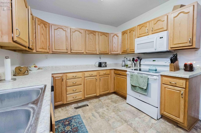 136 Lincoln Street, Lindsey, 43442, 4 Bedrooms Bedrooms, ,2 BathroomsBathrooms,Residential,For Sale,Lincoln,20261469