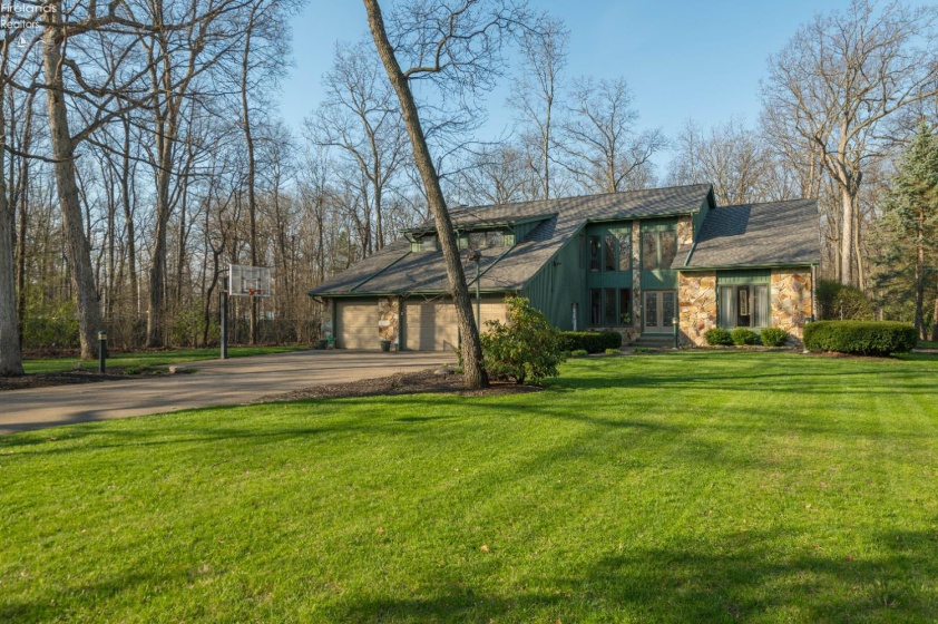 6880 Cliffside, Vermilion, 44089, 4 Bedrooms Bedrooms, ,4 BathroomsBathrooms,Residential,For Sale,Cliffside,20261468