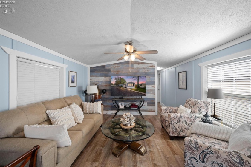 8175 North Shore Boulevard, Marblehead, 43440, 2 Bedrooms Bedrooms, ,2 BathroomsBathrooms,Residential,For Sale,North Shore,20261384