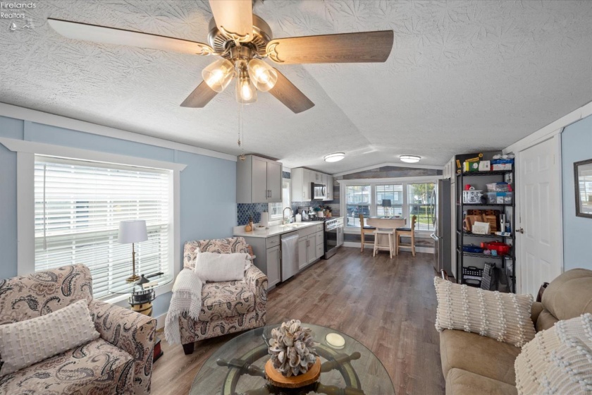 8175 North Shore Boulevard, Marblehead, 43440, 2 Bedrooms Bedrooms, ,2 BathroomsBathrooms,Residential,For Sale,North Shore,20261384