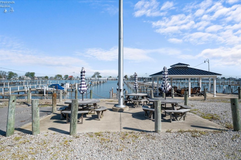 8175 North Shore Boulevard, Marblehead, 43440, 2 Bedrooms Bedrooms, ,2 BathroomsBathrooms,Residential,For Sale,North Shore,20261384